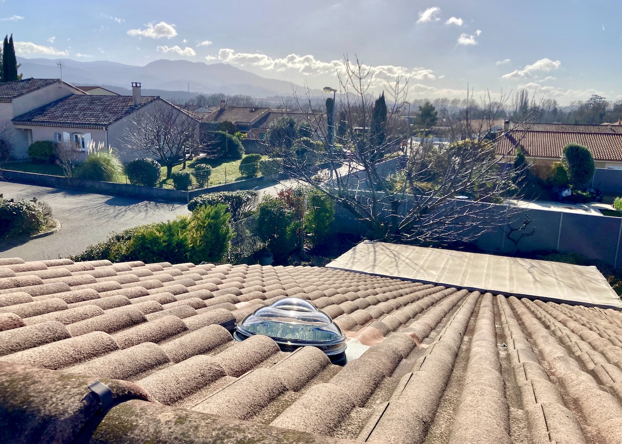 conduit de lumière - tuile mécanique béton